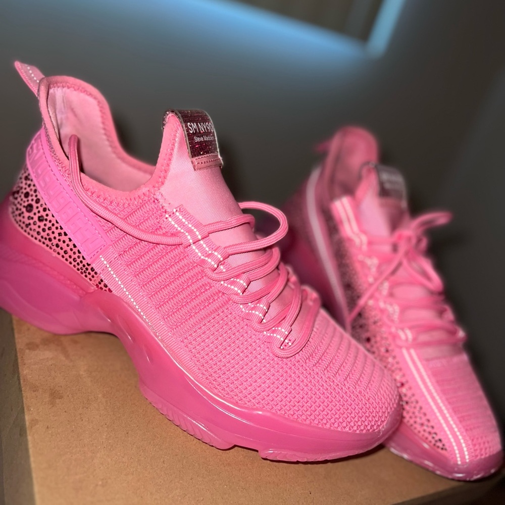 Steve Madden maxima sneaker ,pink size 10